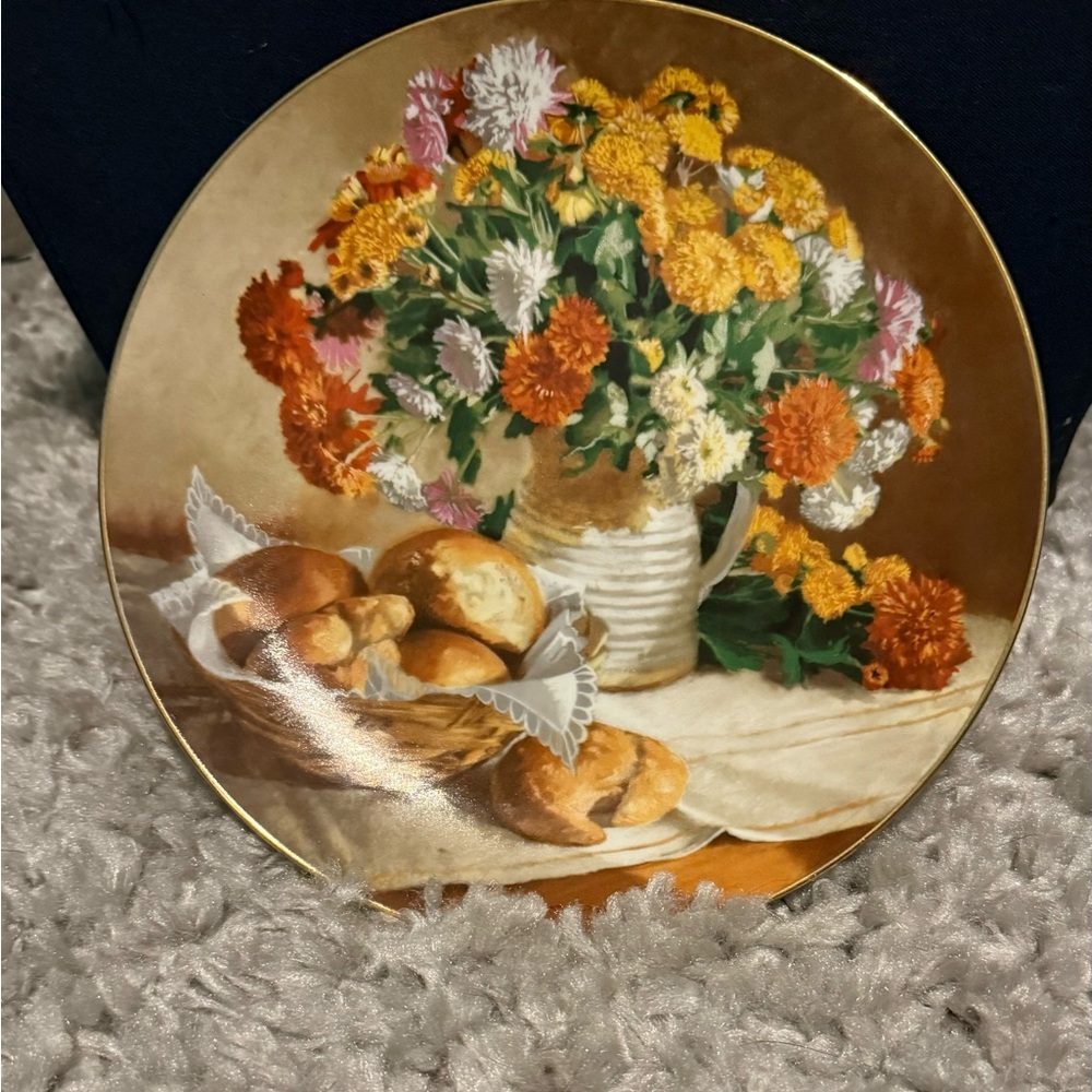 Chrysanthemum plate